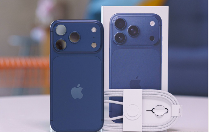 محصول گوشی موبایل اپل مدل iPhone 17 Pro ZAA تک سیم کارت + eSim ظرفیت256 گیگ بایت و رم 12 گیگابایت - نات اکتیو-رجیستری شده