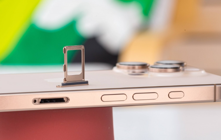 محصول گوشی موبایل اپل مدل ,iPhone 16 Pro ZAA,CHA دو سیم کارت ، ظرفیت128 مگابایت و رم 8 گیگابایت -نات اکتیو