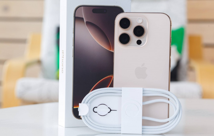 محصول گوشی موبایل اپل مدل ,iPhone 16 Pro ZAA,CHA  دو سیم کارت ، ظرفیت128 مگابایت و رم 8 گیگابایت -نات اکتیو -رجیستر شده-Apple iPhone 14 Pro 256GB Dual SIM Stock
